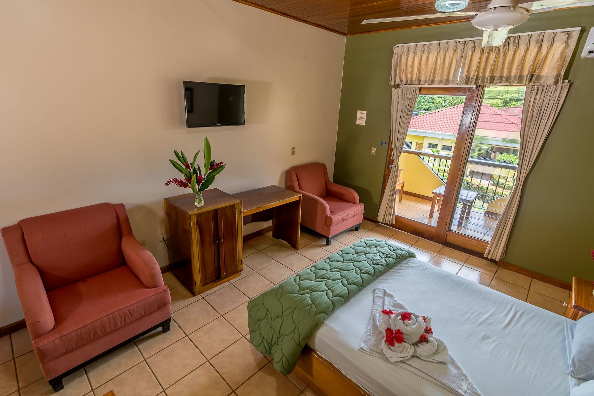 Hotel Manuel Antonio Exterior photo